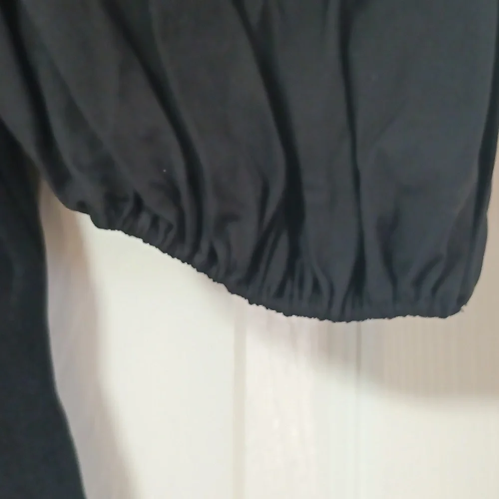 Theory Black Glossed Stretch Scoop Neck Top - Picture 4 of 8